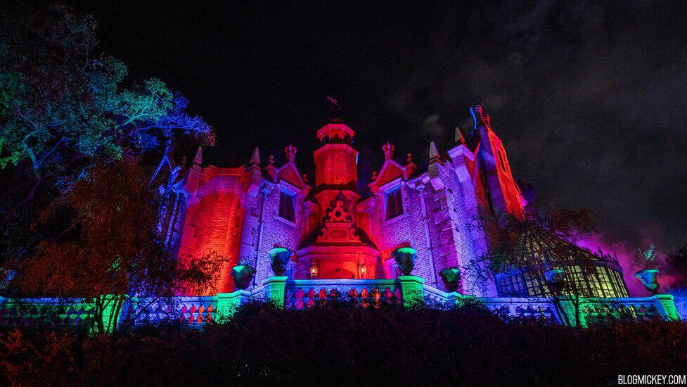 Ghost in the Graveyard: Haunted Mansion Entertainment During